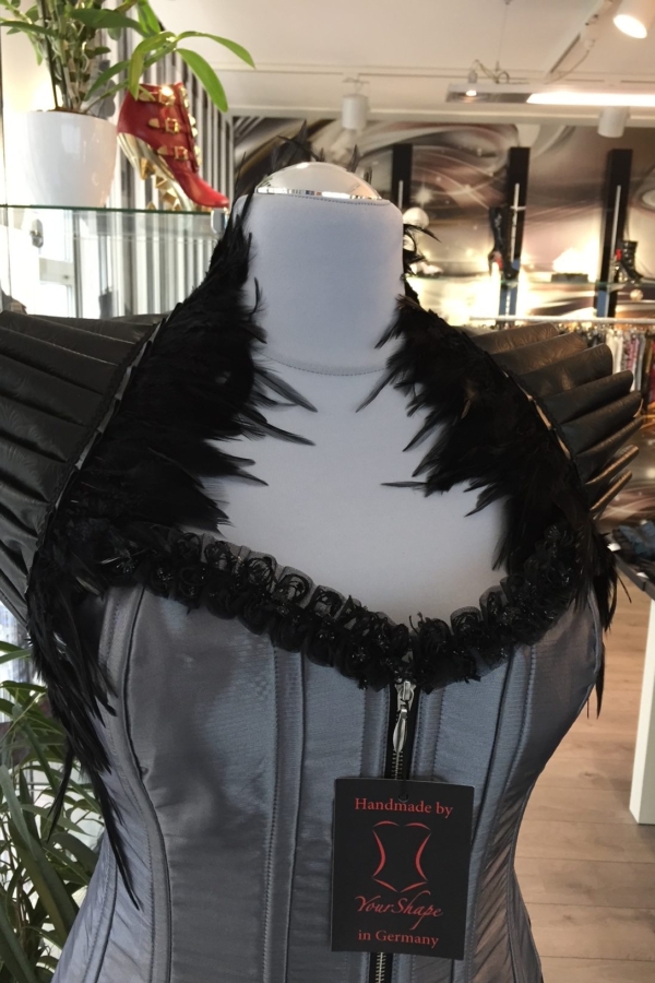 Federstola in verschiedenen Farben